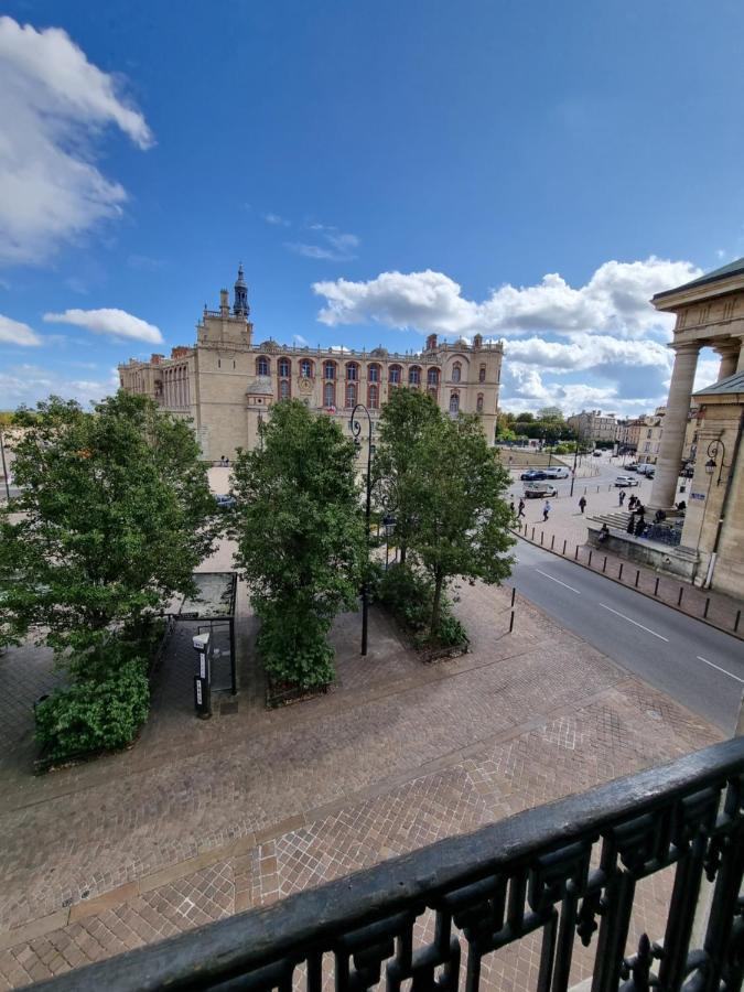 Face Chateau St Germain En Laye, Appartement 4 A 6 Personnes, 23 Min De Paris Champs-Elysees 생제르맹 앙 레 외부 사진