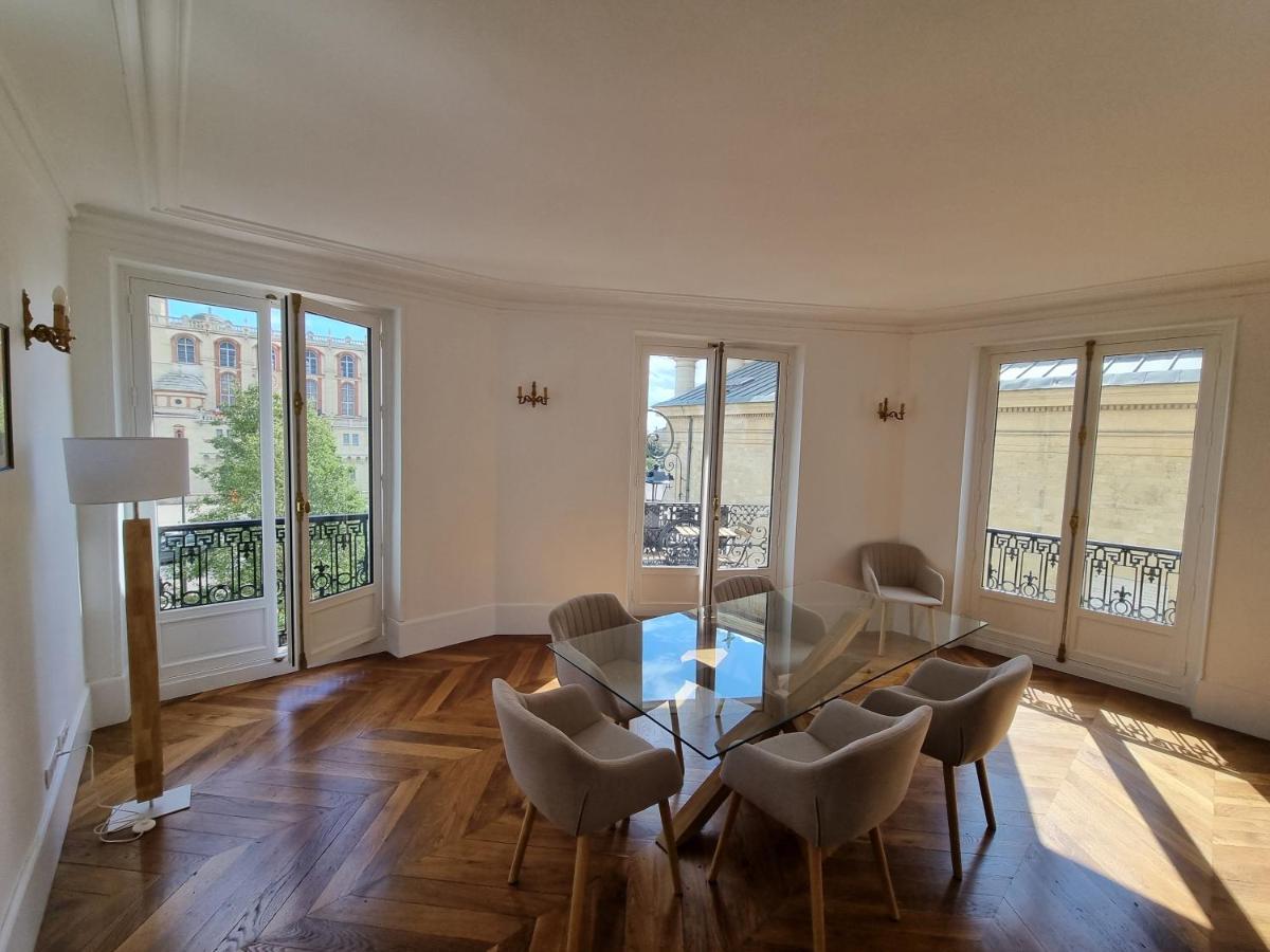 Face Chateau St Germain En Laye, Appartement 4 A 6 Personnes, 23 Min De Paris Champs-Elysees 생제르맹 앙 레 외부 사진
