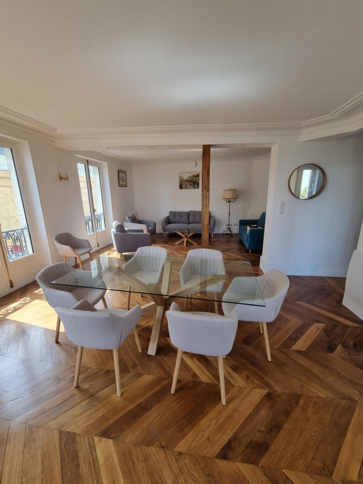 Face Chateau St Germain En Laye, Appartement 4 A 6 Personnes, 23 Min De Paris Champs-Elysees 생제르맹 앙 레 외부 사진
