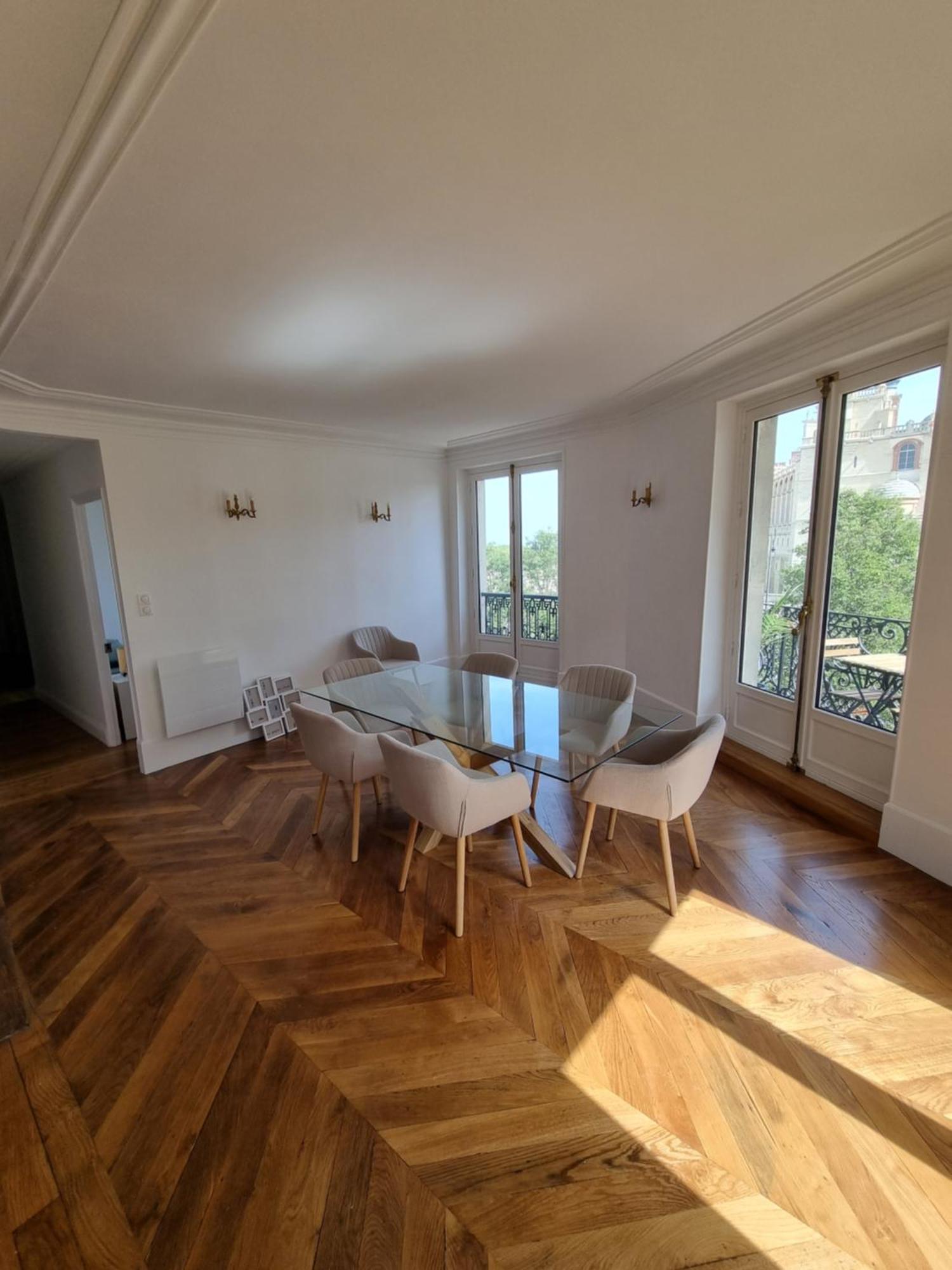 Face Chateau St Germain En Laye, Appartement 4 A 6 Personnes, 23 Min De Paris Champs-Elysees 생제르맹 앙 레 외부 사진