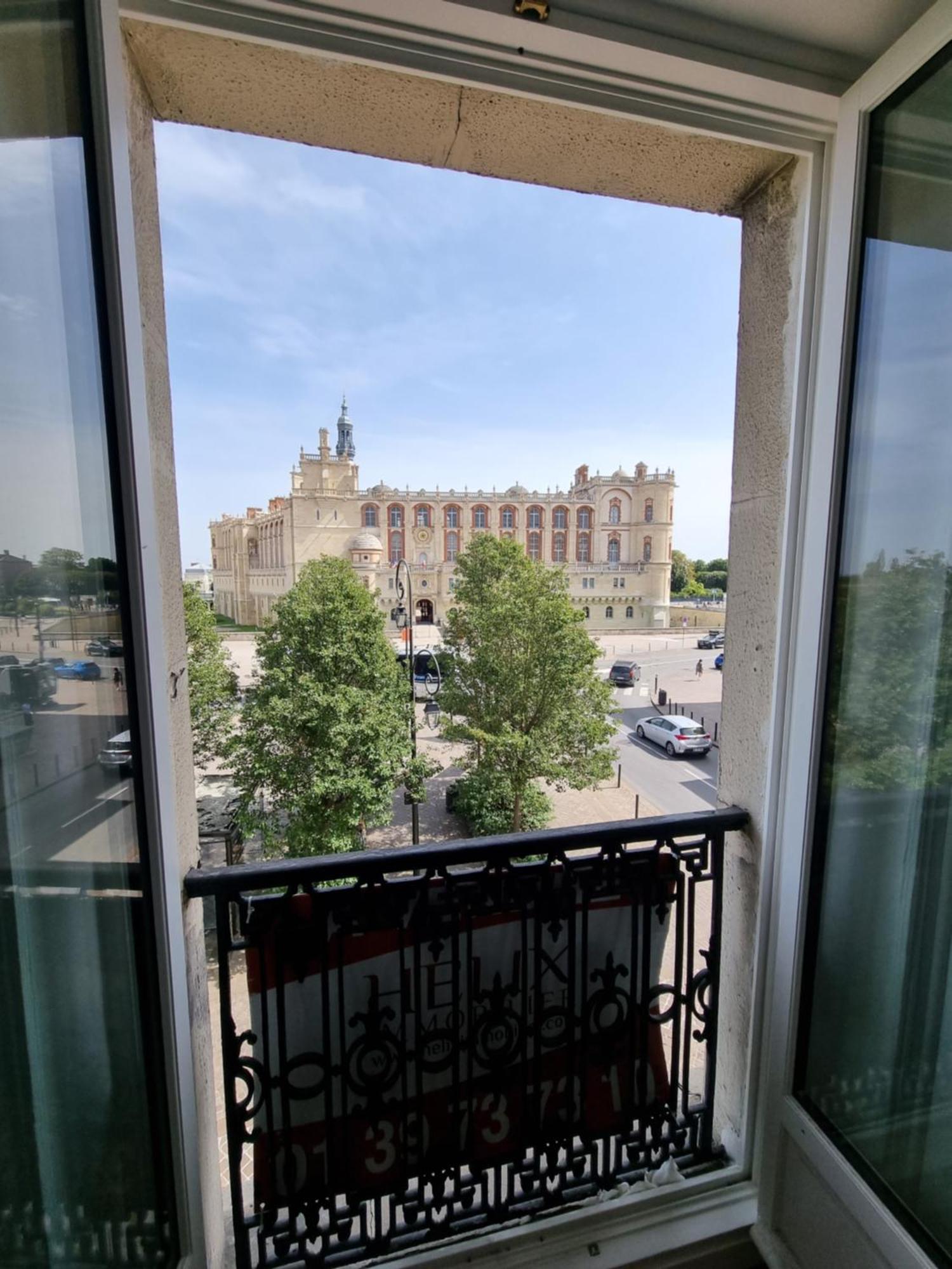 Face Chateau St Germain En Laye, Appartement 4 A 6 Personnes, 23 Min De Paris Champs-Elysees 생제르맹 앙 레 외부 사진